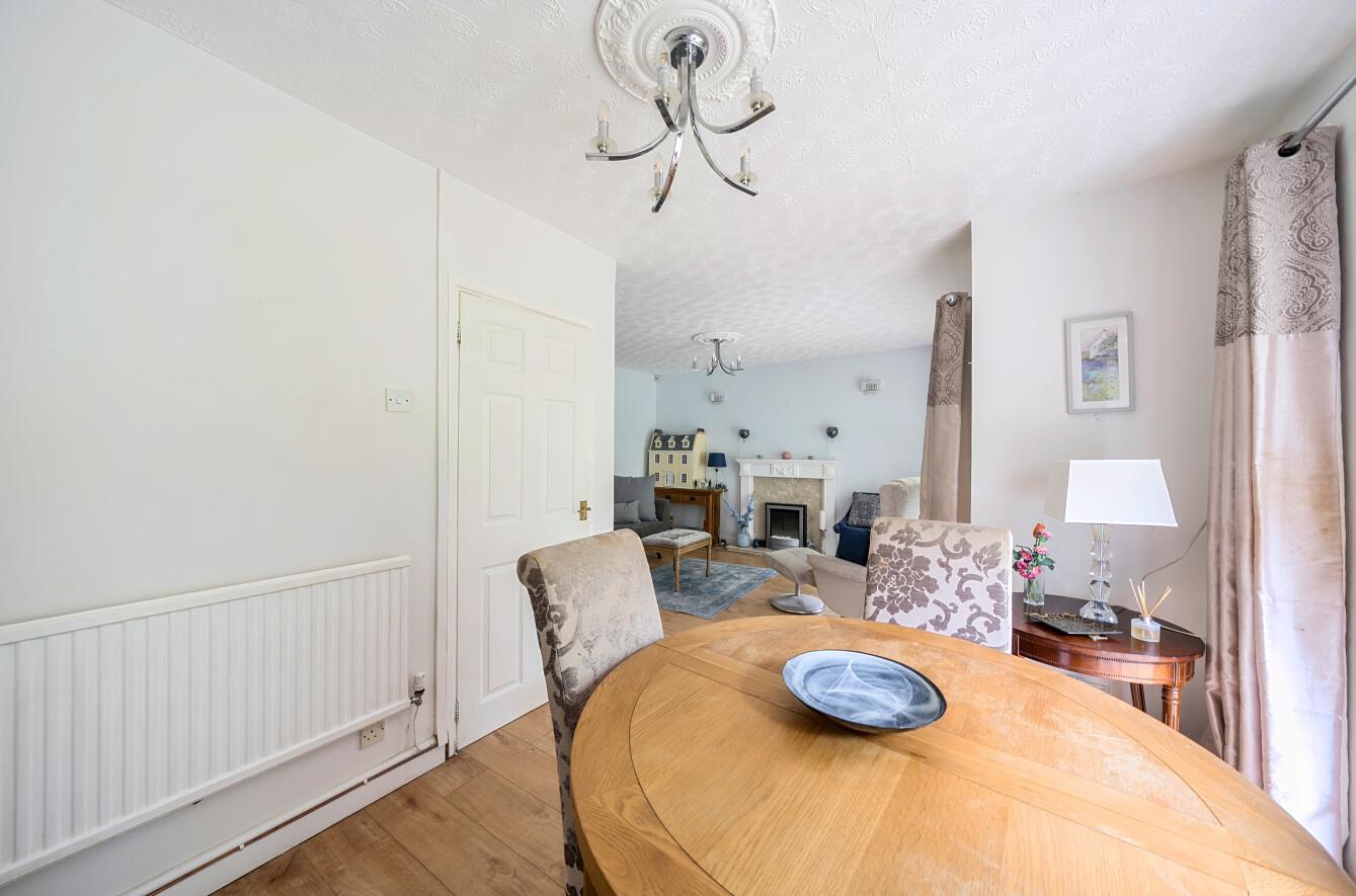 Mendip Close, Fforestfach, Swansea, SA5 5AB